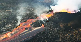 সমুদ্রপৃষ্ঠের ৩৫ হাজার ফুট উচ্চতায় কিলাউইয়া আগ্নেয়গিরির লাভা